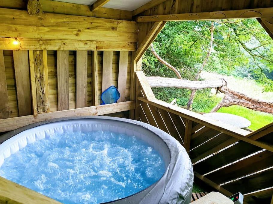The Bothy Near Tenby, Big Projector Screen, Four-Poster Bed, On-Site Hot Tub Access Via Spa Pack, Breakfast Exterior foto